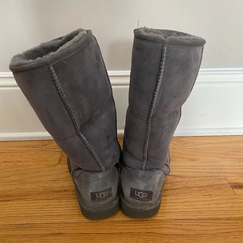 Grey tall Ugg’s